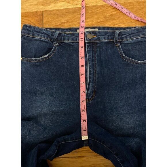 Tractr Women's Dark Wash Bootcut frayed hem high rise Jeans Size 10/30 - Picture 8 of 9
